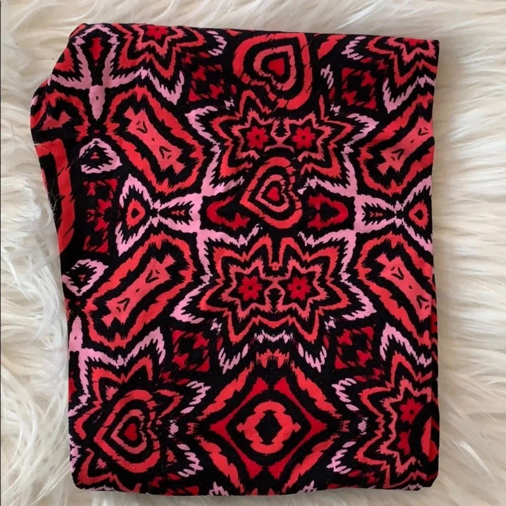 New! Women’s Lularoe Valentine’s Day heart leggings OS - Picture 1 of 1